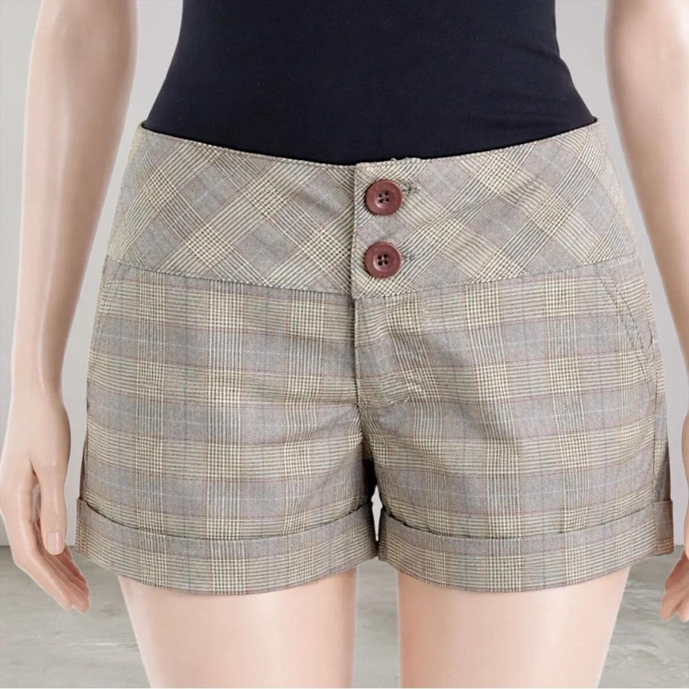 New Celebrity Pink Plaid High-Waist Cuffed Women's Shorts - Beige Plaid